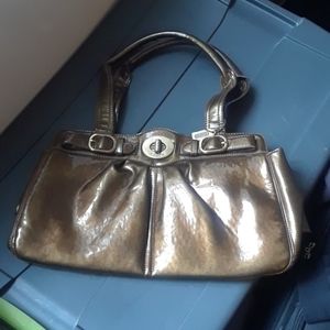 Hobo style bag with multiple compartments